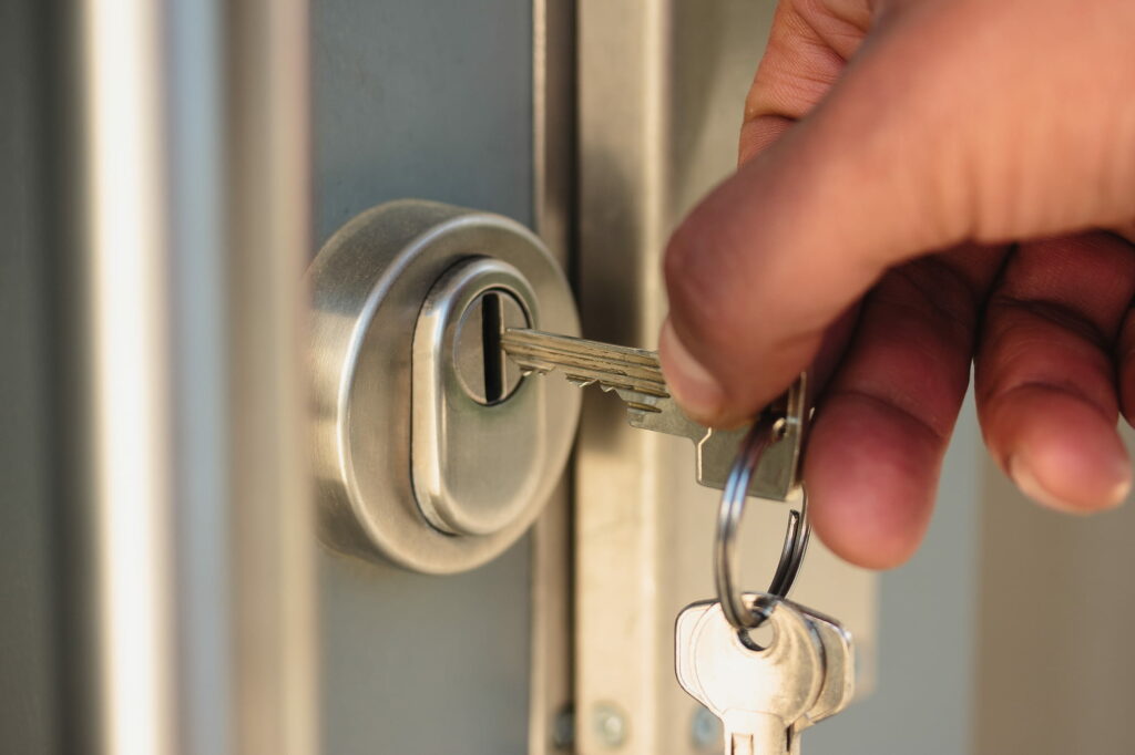 Aufsperrdienst Eggenstein-Leopoldshafen – Zuverlässiger 24/7 Aufsperrdienst für Türöffnungen, Schlüsselanfertigungen und Notfallhilfe in Eggenstein-Leopoldshafen